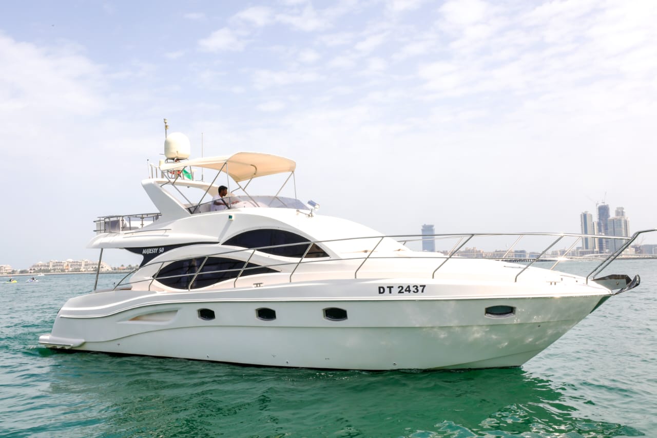 【迪拜游艇】Dubai harbour 50英尺Majesty 豪华游艇包船出海