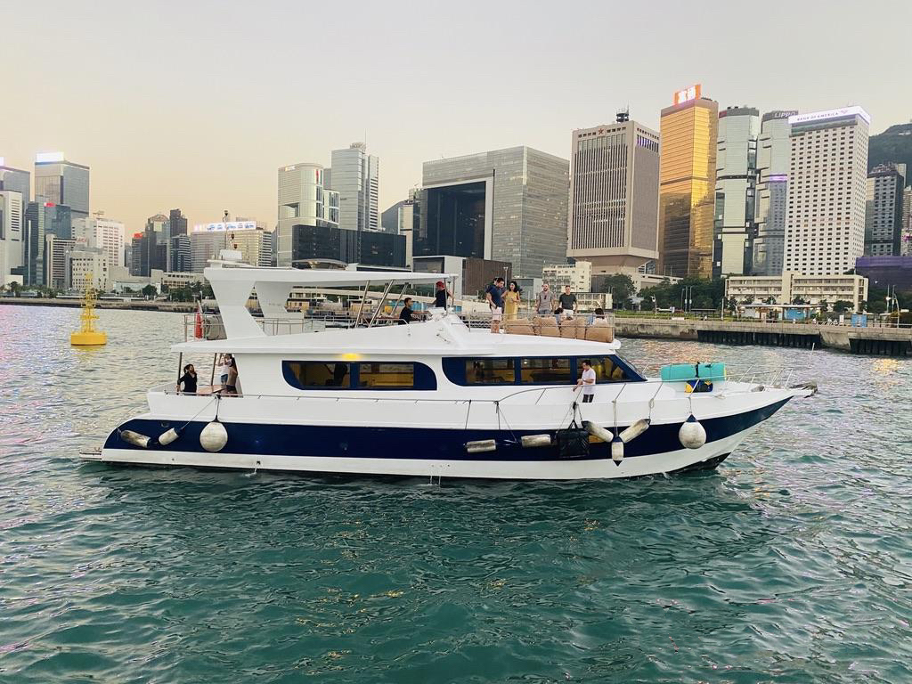 【香港游艇】香港游艇租赁—70尺西式游艇