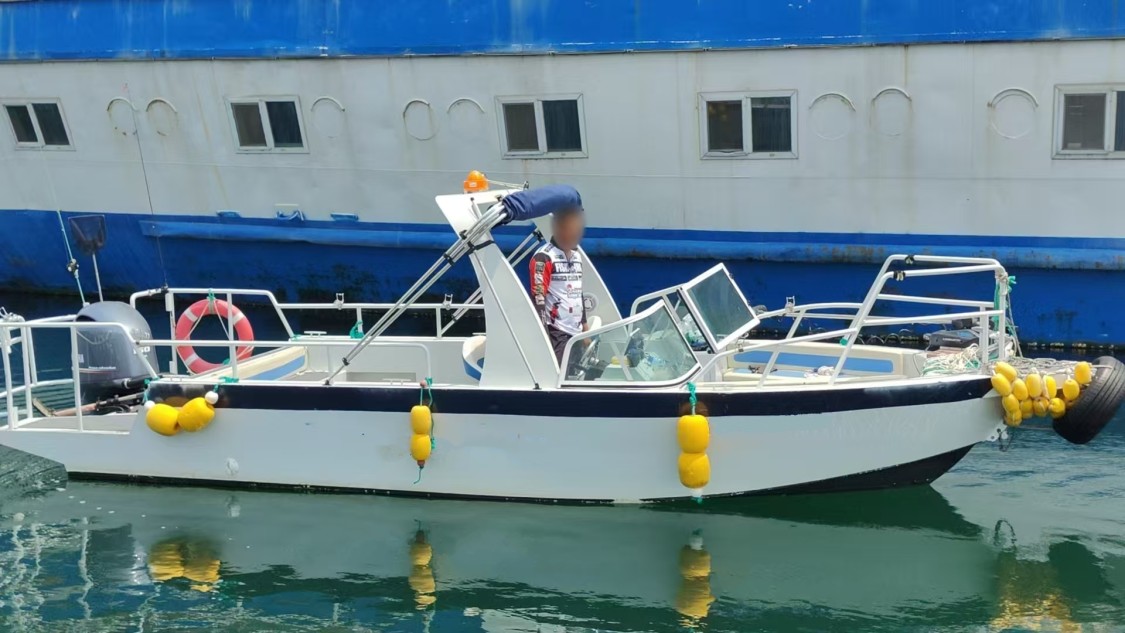 【威海游艇海钓】威海 熊大海钓小石岛 8米加宽快艇 3小时包船海钓+投喂海鸥